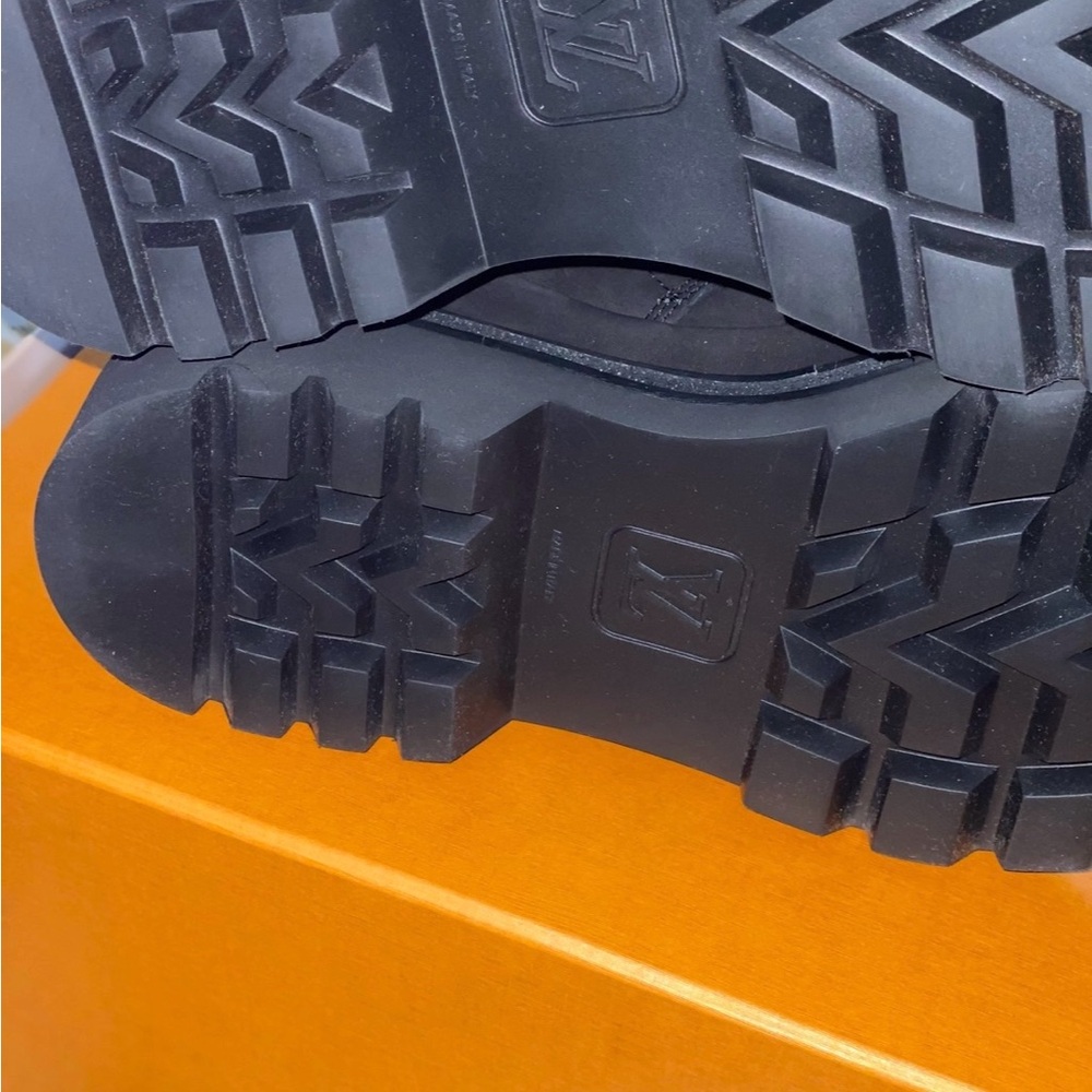 Louis Vuitton Black Rugged Boots with Chunky Sole - Picture 11 of 16